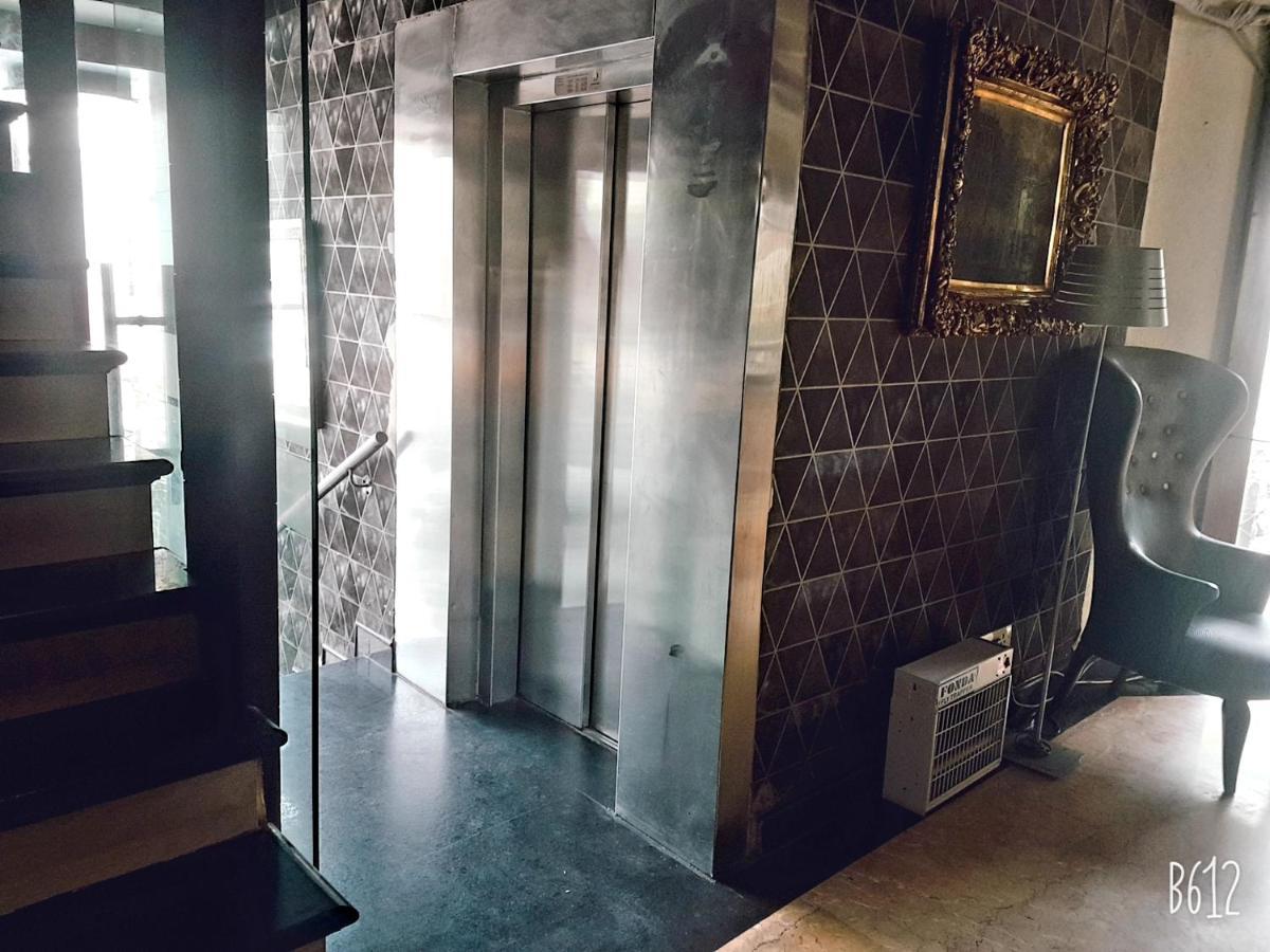 Hotel Royal Castle Grand Nueva Delhi Exterior foto