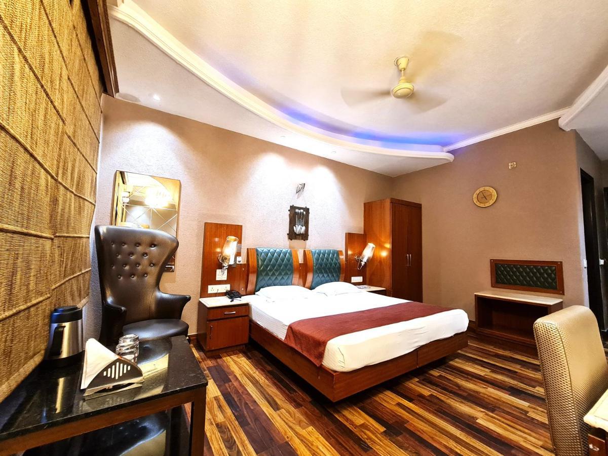 Hotel Royal Castle Grand Nueva Delhi Exterior foto