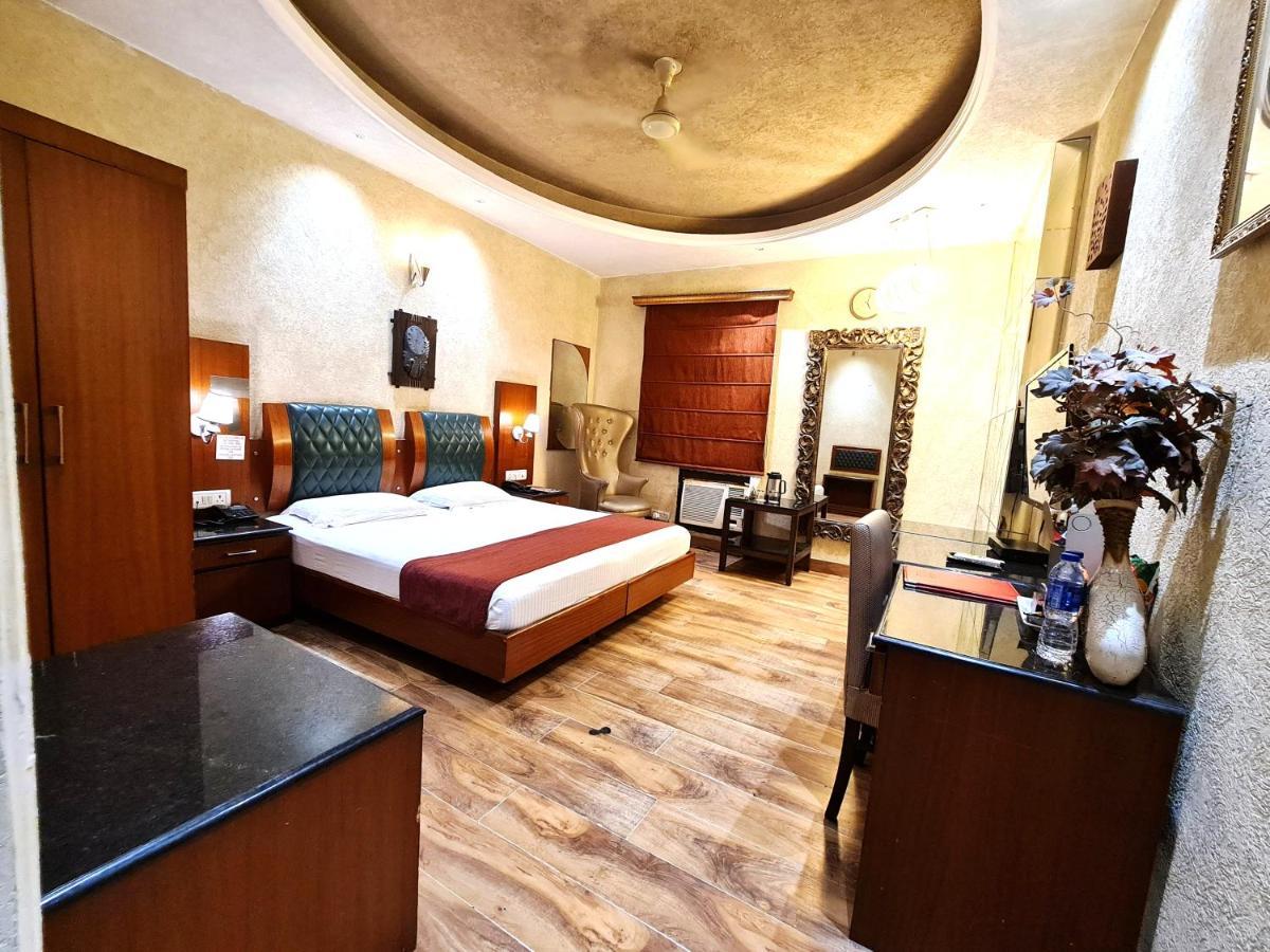 Hotel Royal Castle Grand Nueva Delhi Exterior foto